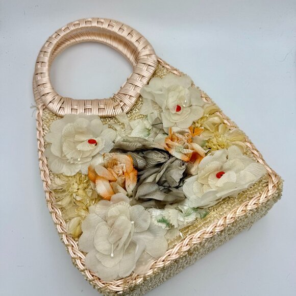 Vintage Handbag with Flowers - Picture 1 of 13